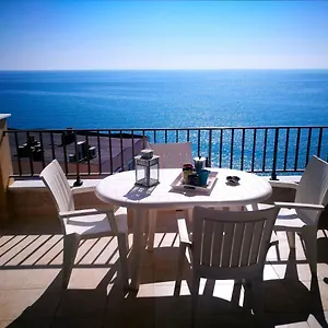 sunflat-holidays-naviltus-vistas-mar.top-hotels-tarragona.com/